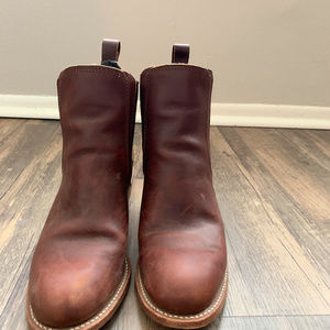 Red Wing Boots in Heritage Mahogany, Size 6.5